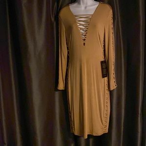 NWT bebe sexy, neutral color dress
